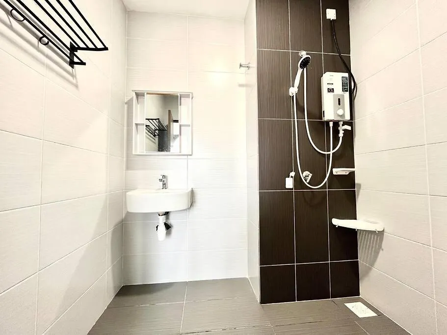 Apartment Urban Home-Swimming Pool-City Center Malacca