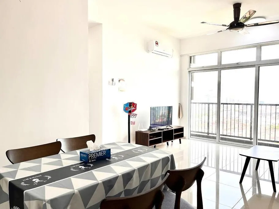 Apartment Urban Home-Swimming Pool-City Center Malacca Malaysia