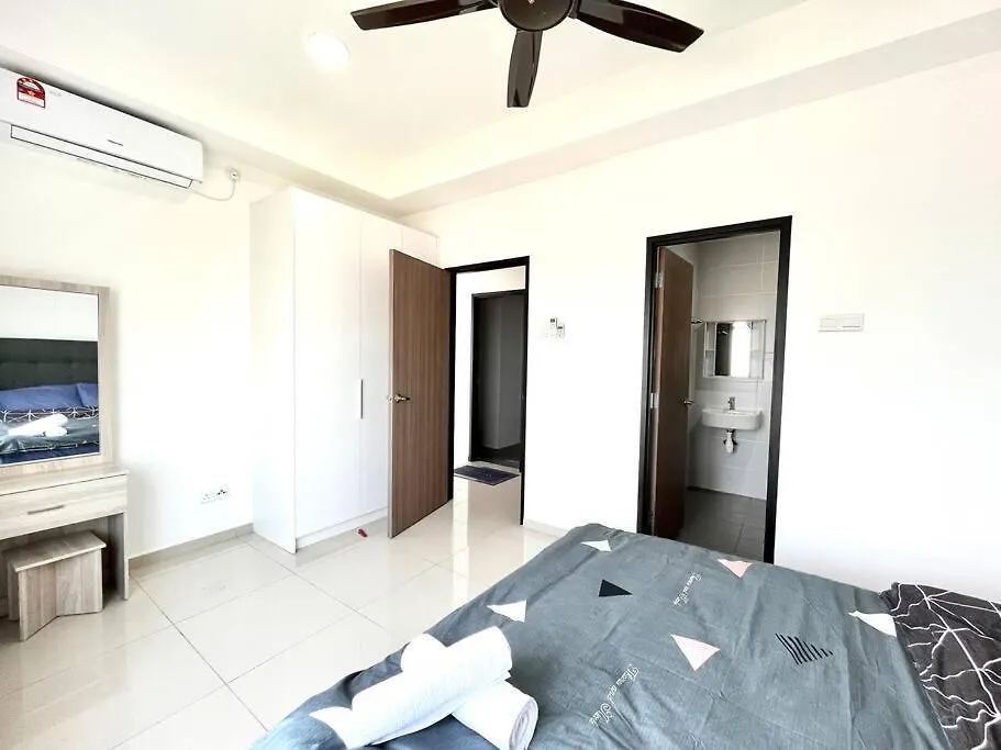 Apartment Urban Home-Swimming Pool-City Center Malacca Malaysia