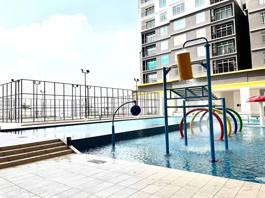 Apartment Urban Home-Swimming Pool-City Center Malacca Malaysia