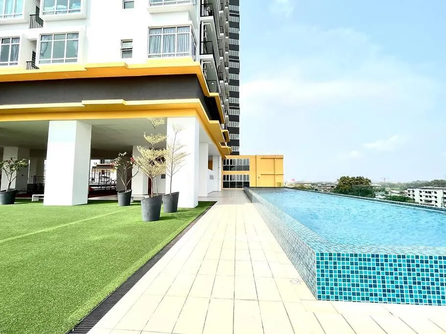 Urban Home-Swimming Pool-City Center Malacca