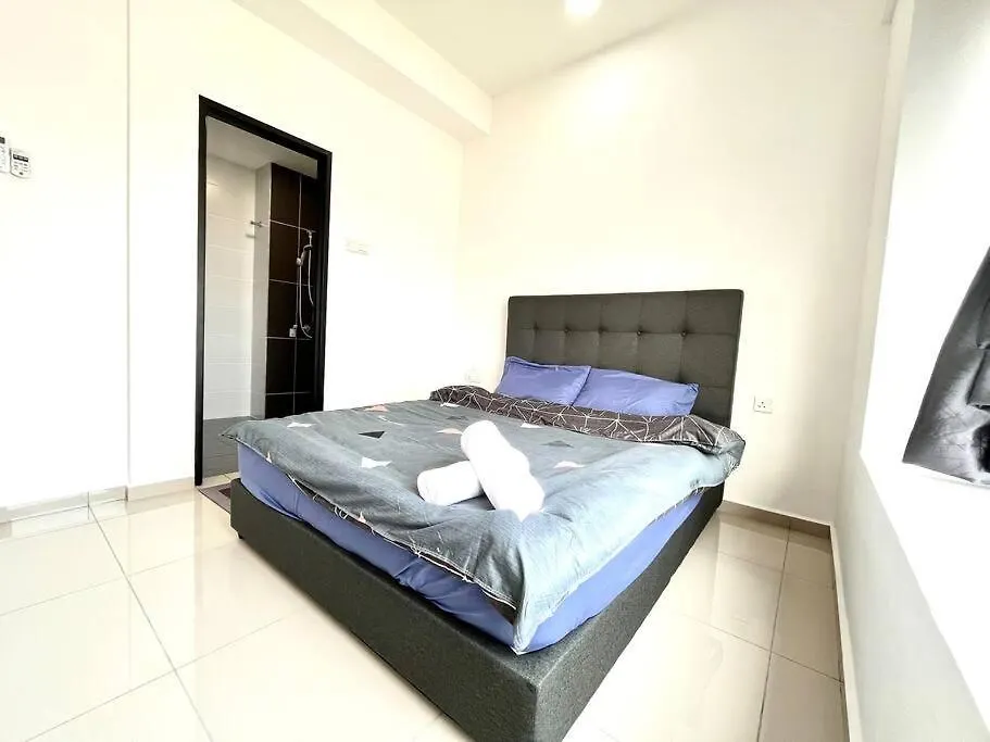 Urban Home-Swimming Pool-City Center Malacca Malaysia