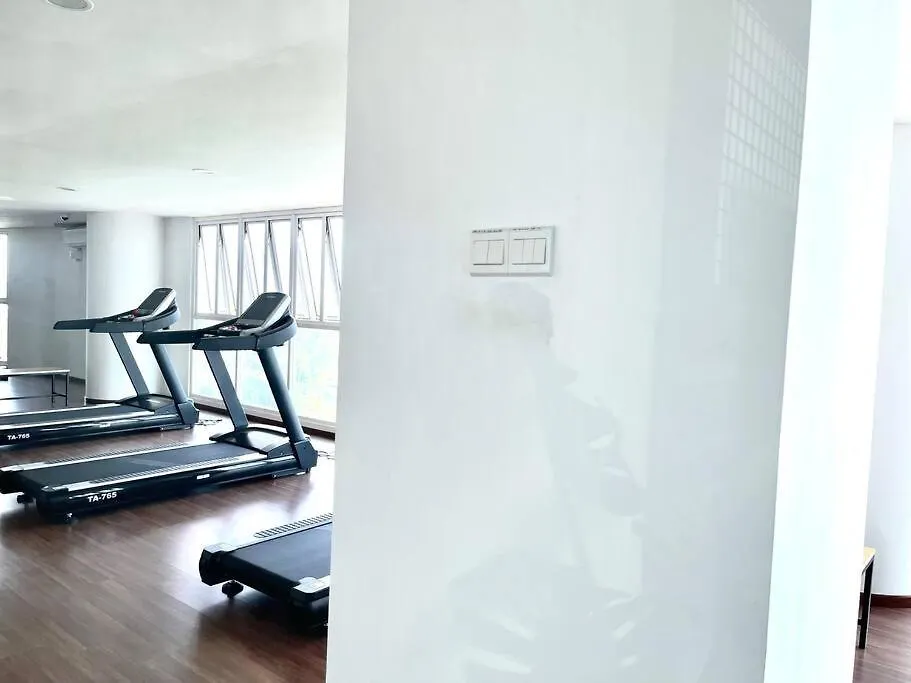 Apartment Urban Home-Swimming Pool-City Center Malacca